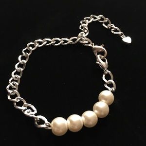 HANDMADE Pearl White Bracelet W/ Side Clasp